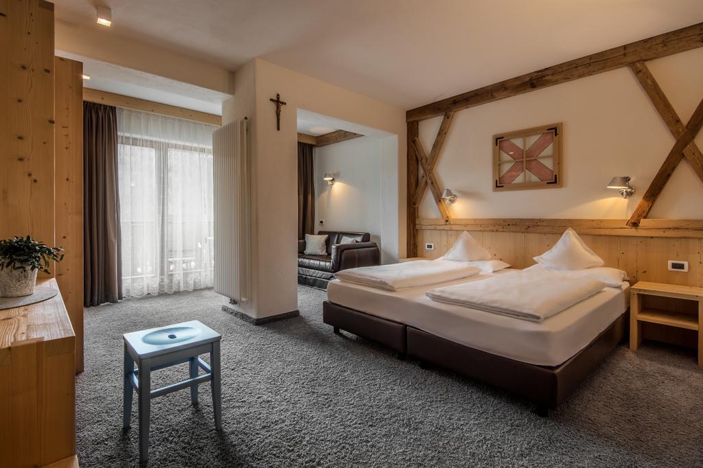 Hotel Gran Ciasa Colfosco Exterior photo